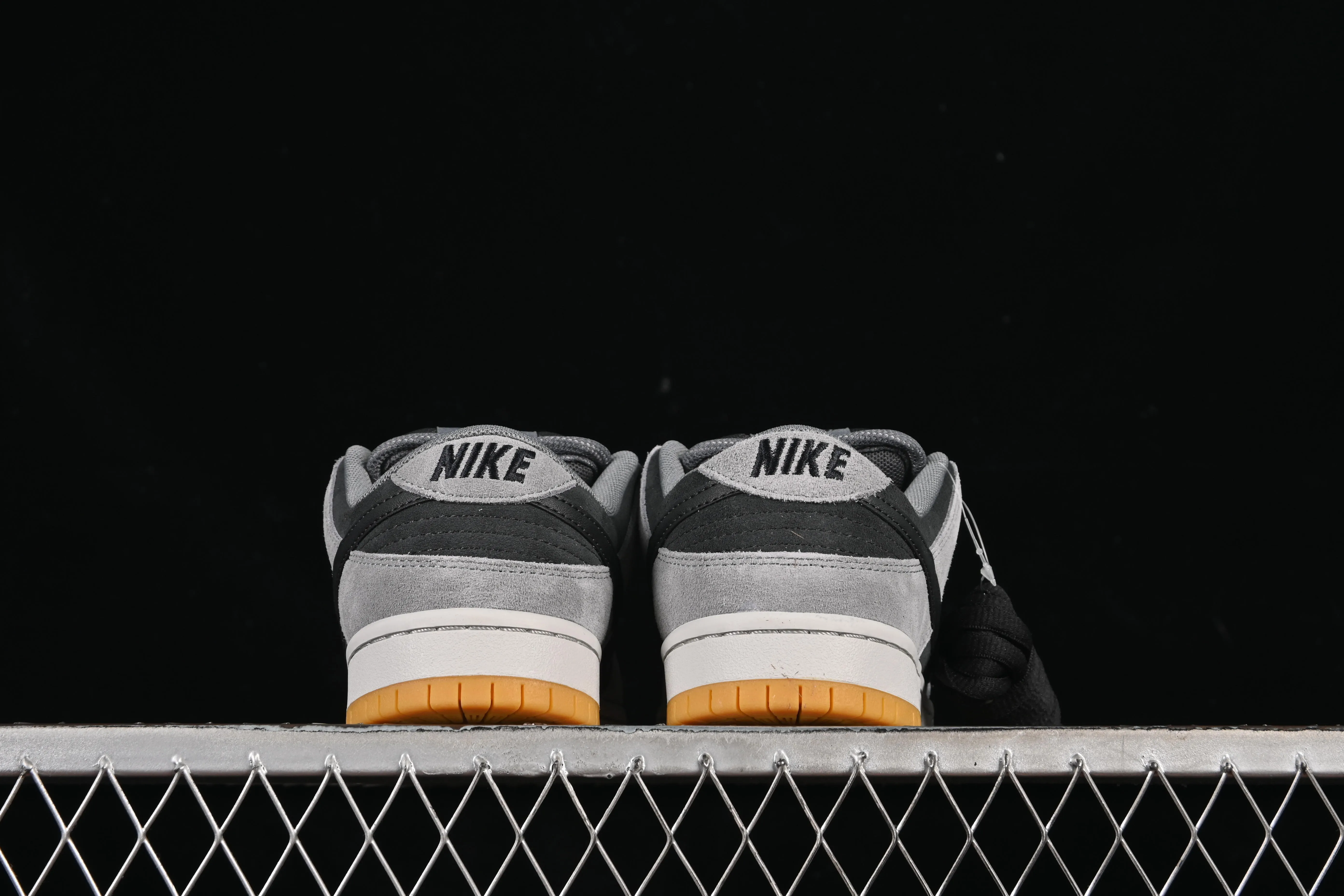 All categories Nk SB Dunk series Nk SB Dunk Low low-top sneakers Nike SB Dunk Low black gray low-top casual sneakers HF3063-001